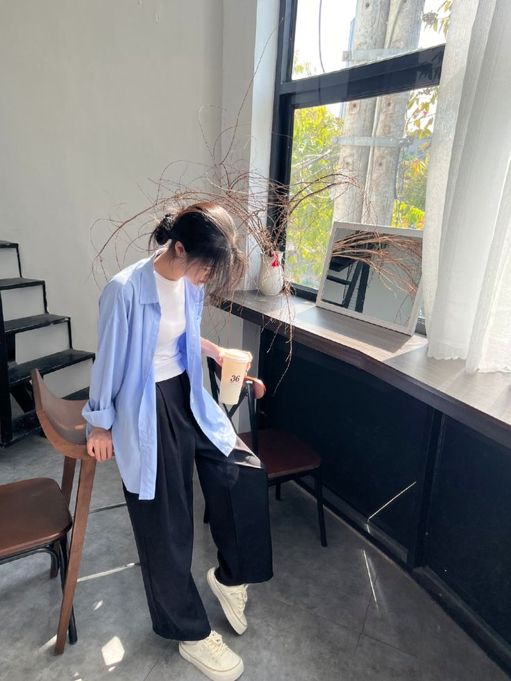phối đồ áo sơ mi xanh