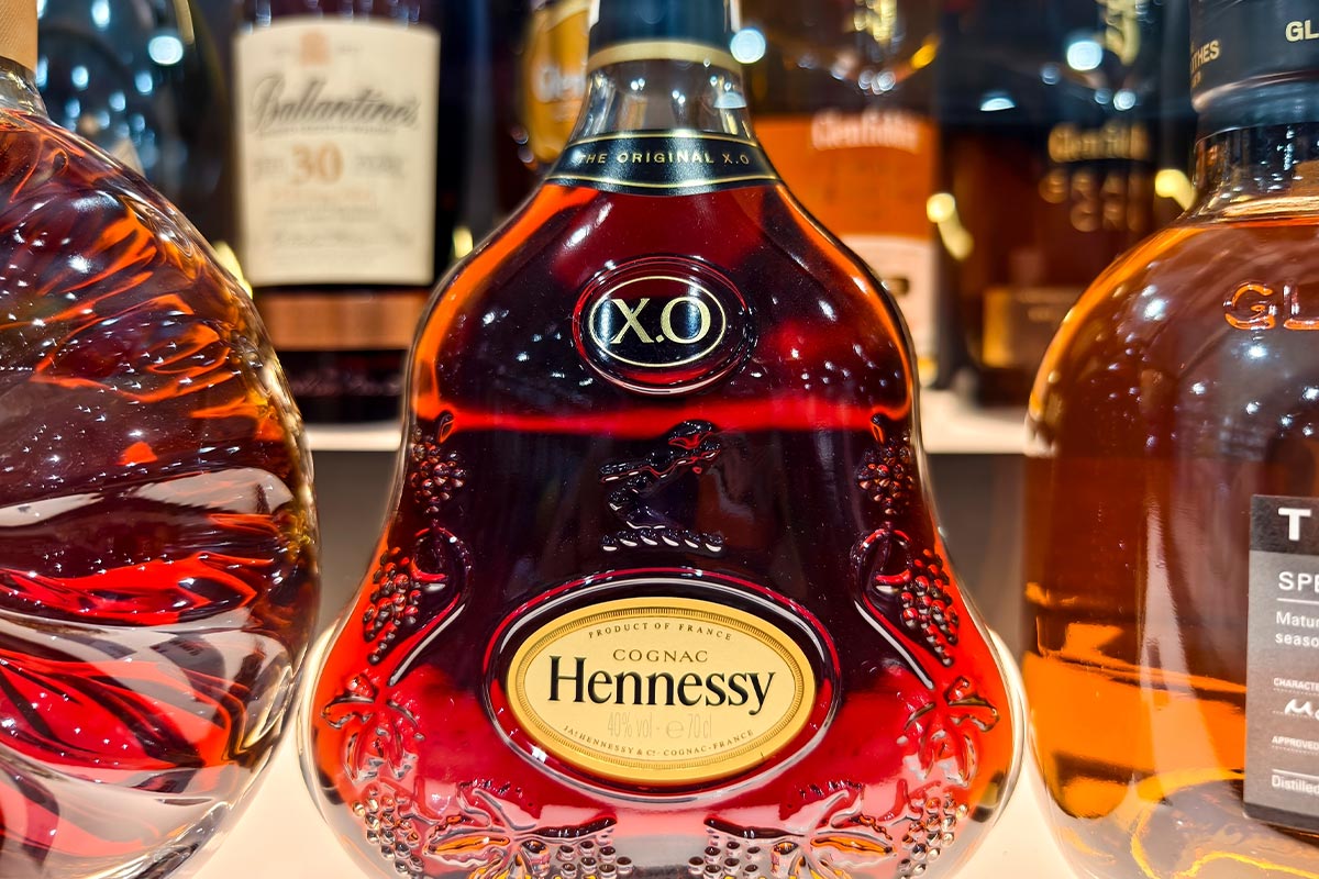 Chọn mua rượu Hennessy để sưu tầm