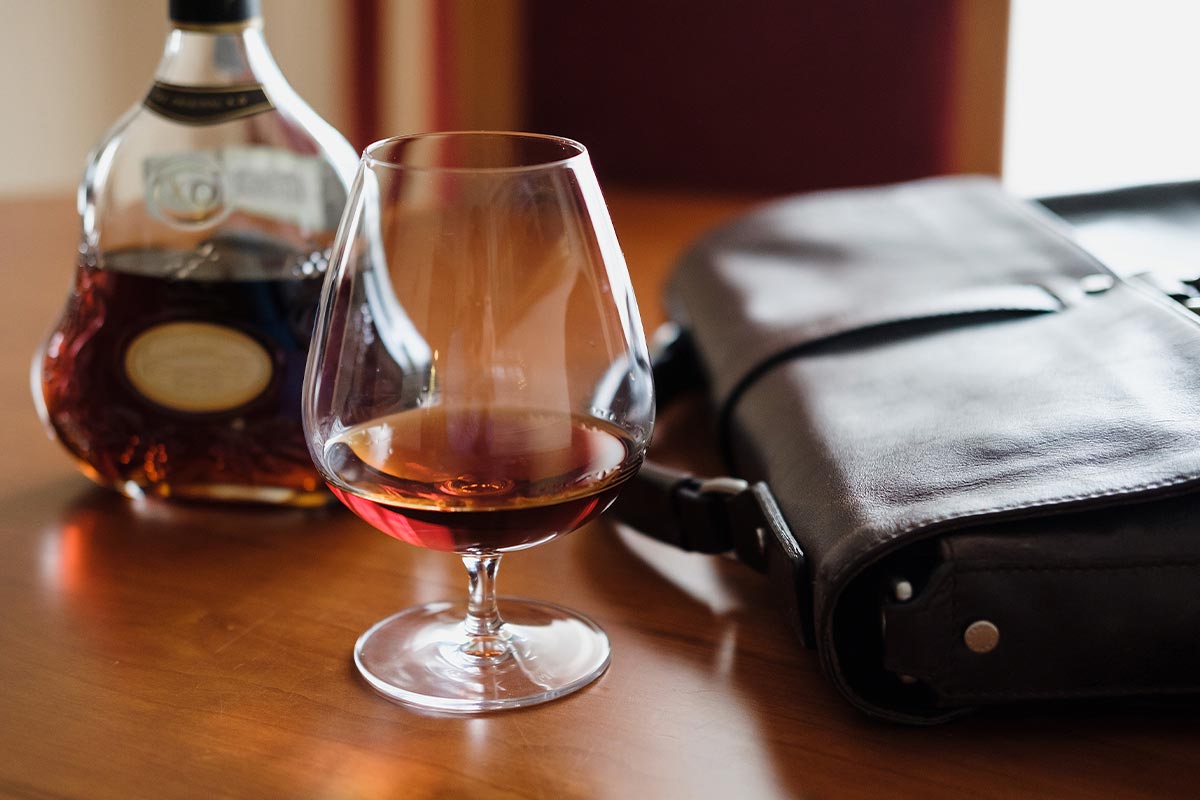 Chọn mua rượu Hennessy để thưởng thức cá nhân