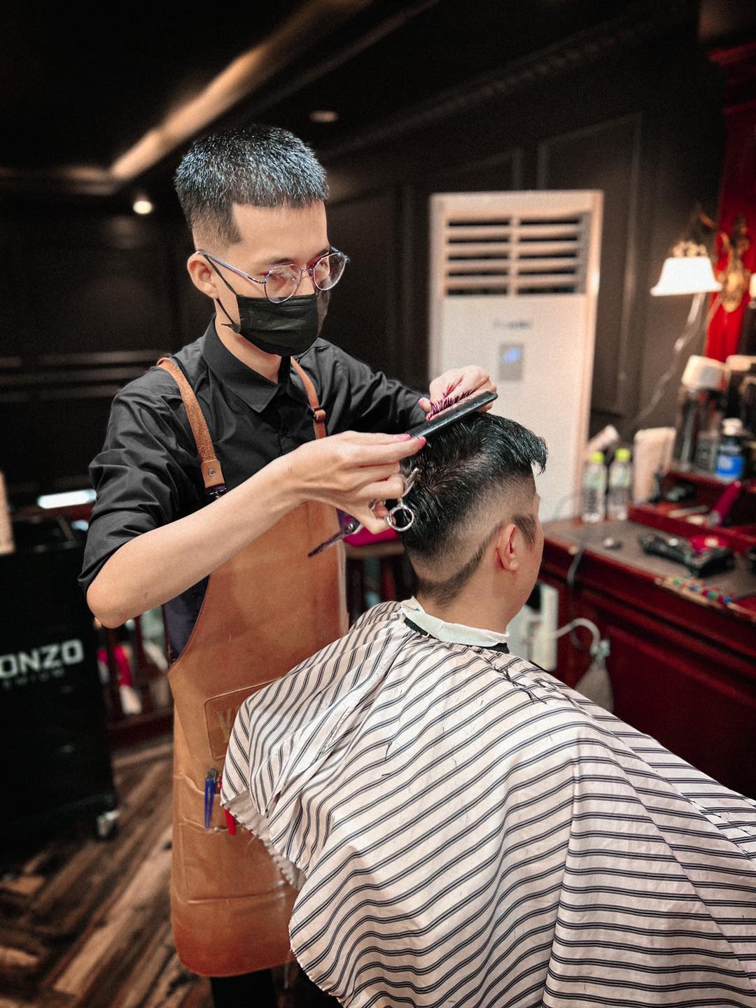 lịch cắt tóc tháng 10 2025