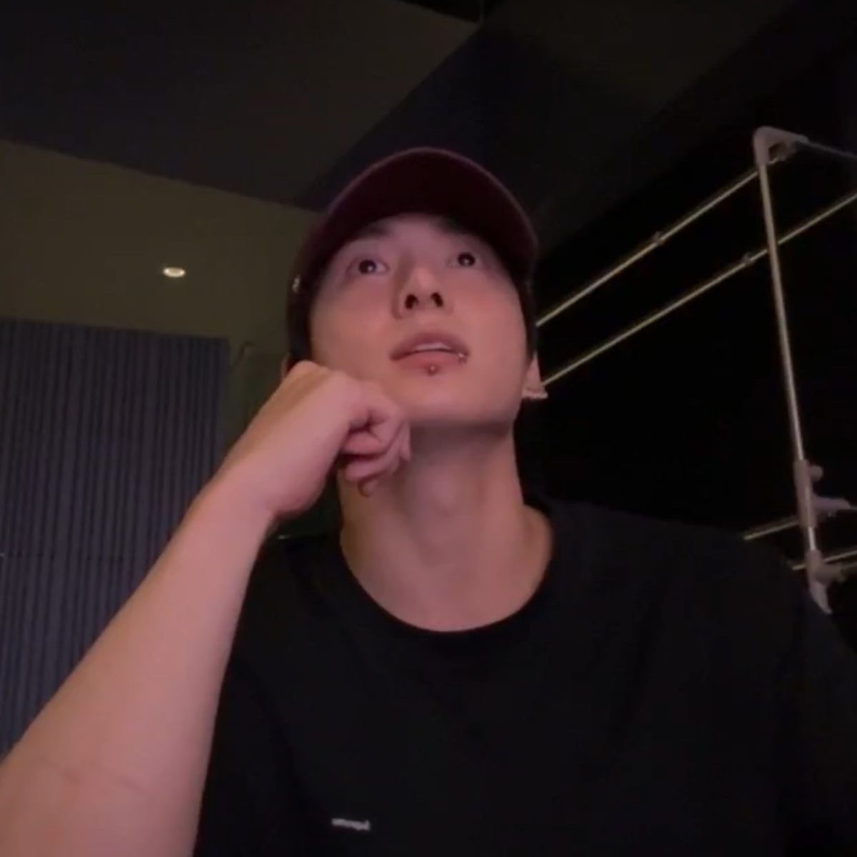 Jungkook close up ảnh jungkook ngầu