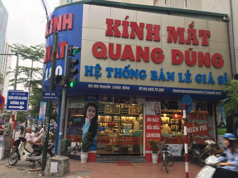 cửa hàng kính cận Hà Nội