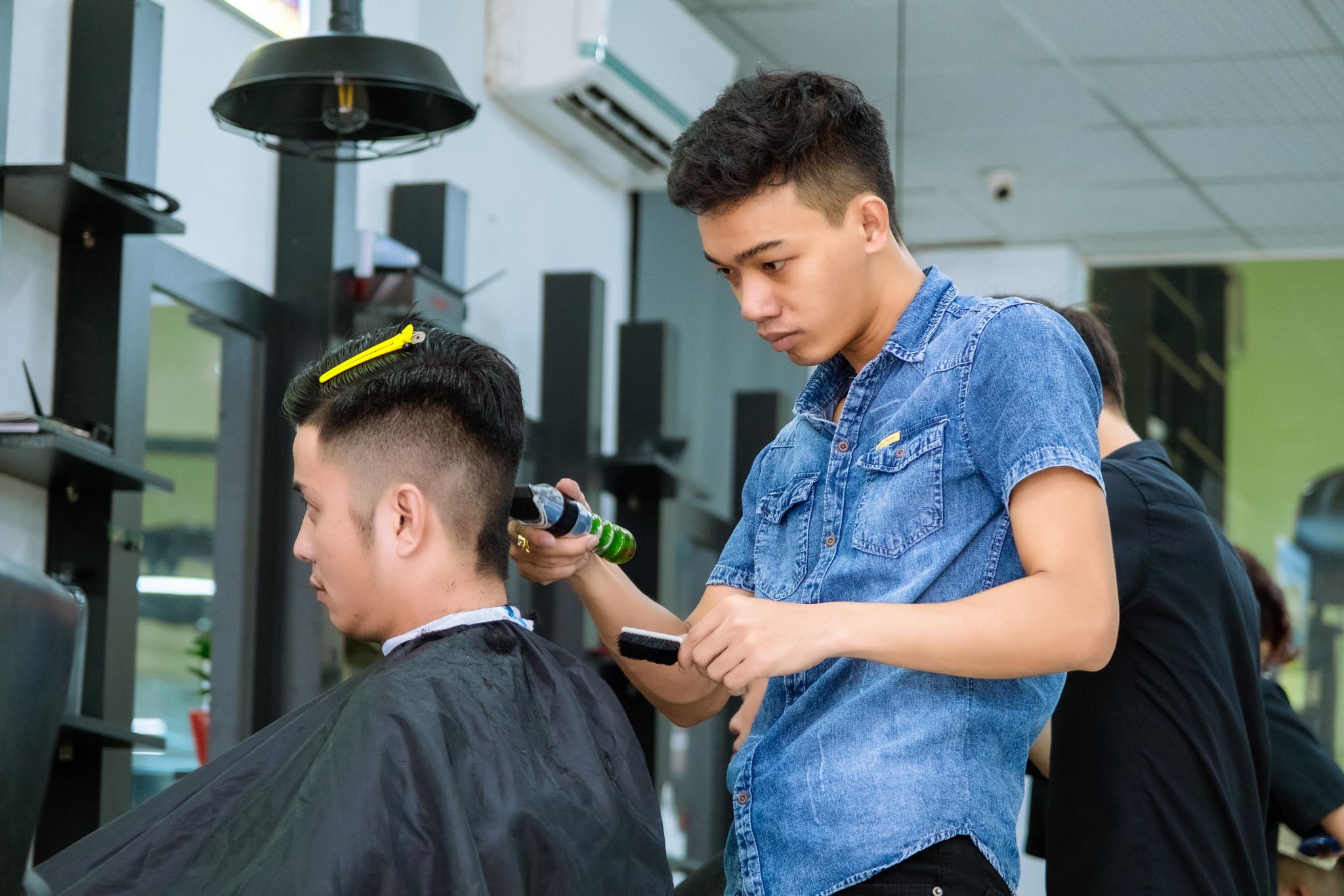 lịch cắt tóc tháng 12 2025