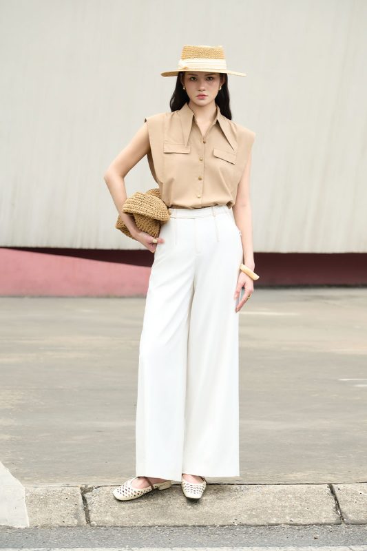 Nâng tầm outfit áo sát nách nữ với phụ kiện