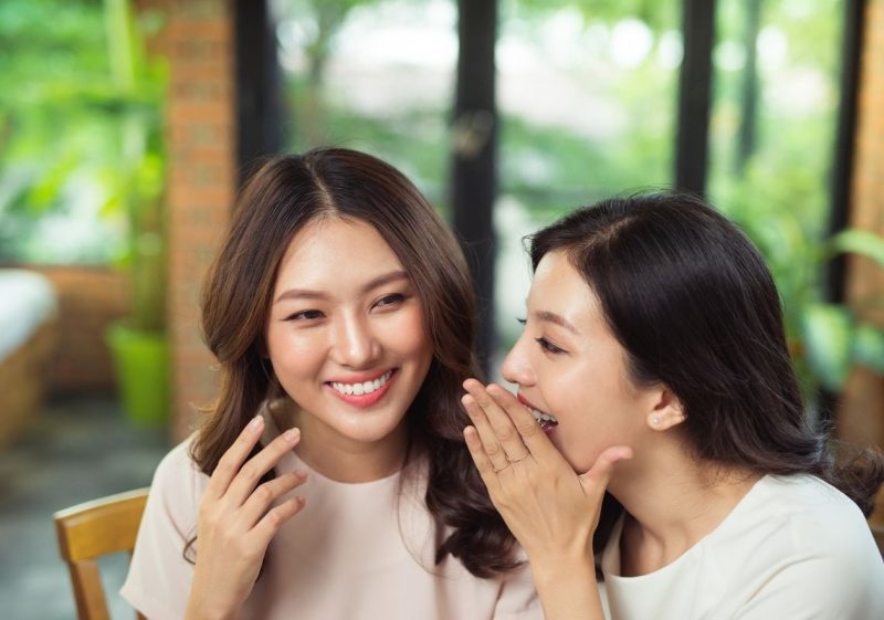 mơ thấy nói chuyện với người quen đã mất