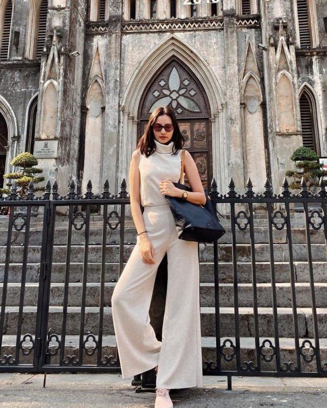 Phối áo sát nách với quần culottes ống rộng