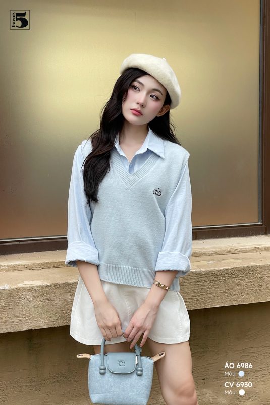 áo len phối sơ mi phong cách Hàn Quốc