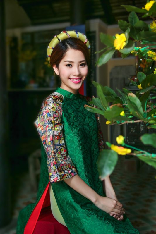 Vải gấm may áo dài truyền thống