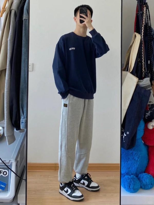 Phối đồ áo sweater nam cùng quần jogger