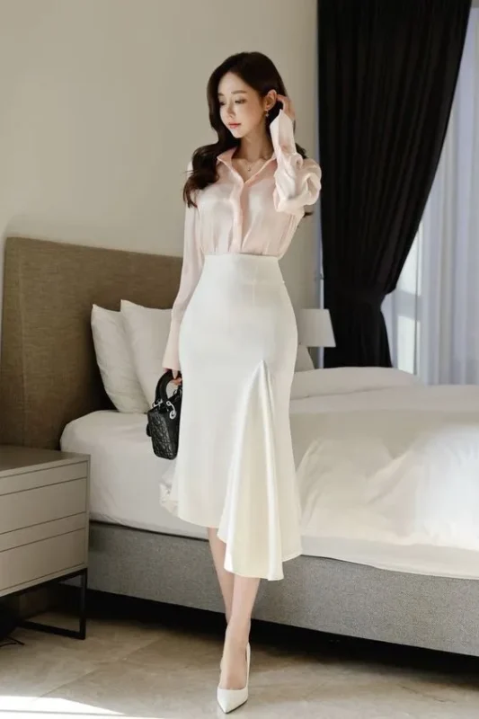 Phối đồ với chân váy đuôi cá dài và áo sơ mi công sở