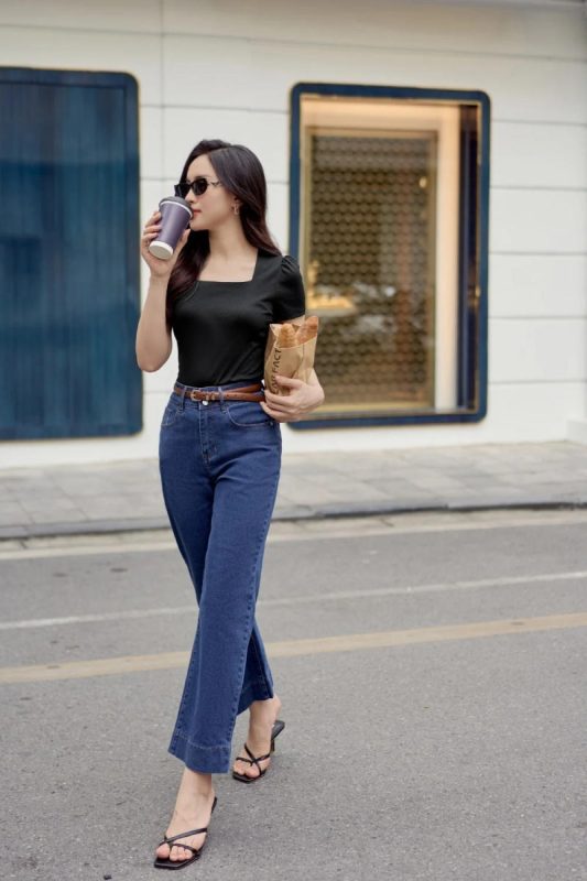 Phối đồ đi đám cưới với quần ống rộng và áo hai dây
