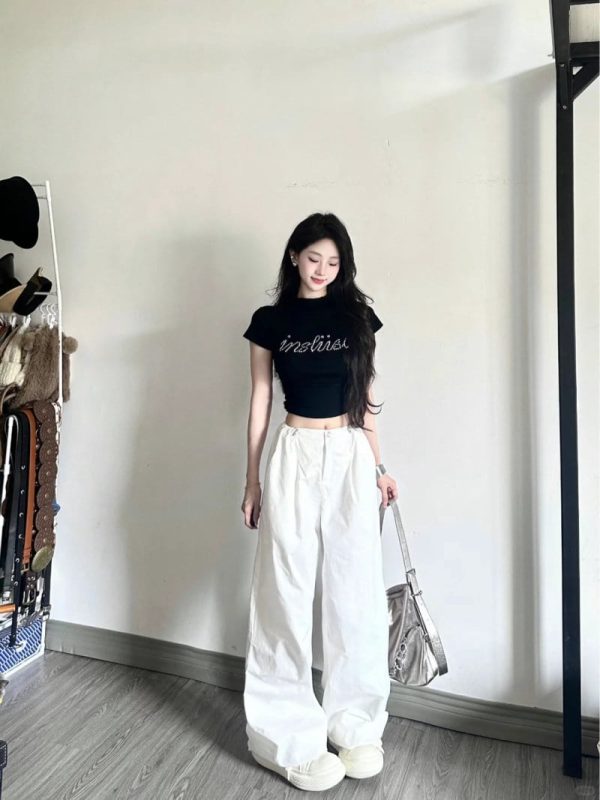 Quần ống rộng phối với giày cao gót