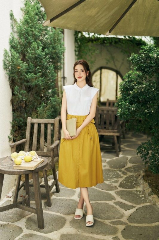 Bí quyết mặc chân váy xòe dài cho người thấp