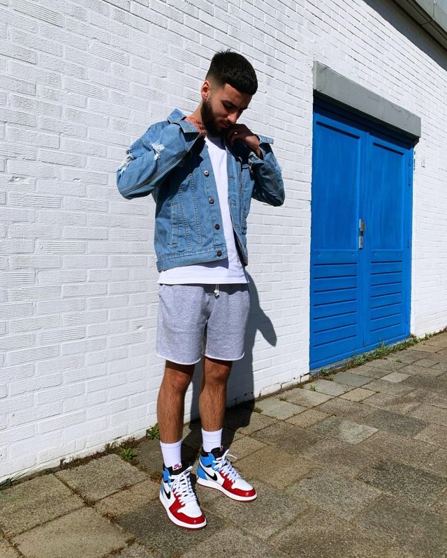 outfit jordan cổ cao với jeans