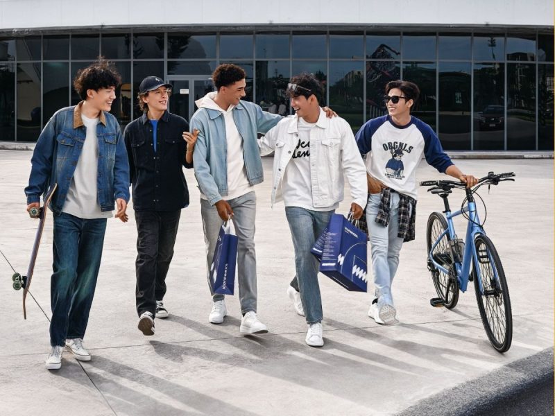 Phối đồ streetwear nam bụi bặm