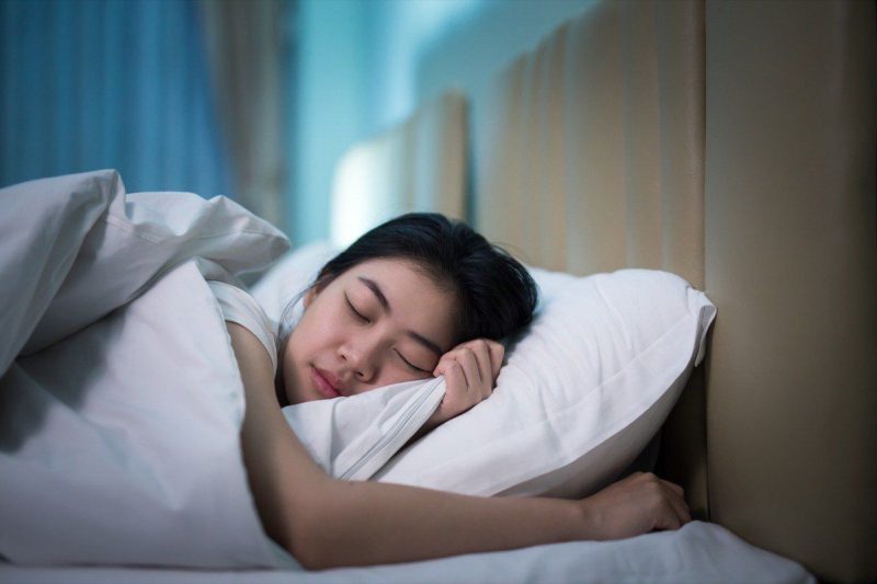 Giải mã chi tiết giấc mơ thấy đông người