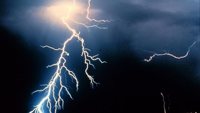 nằm mơ thấy sét đánh trúng mình