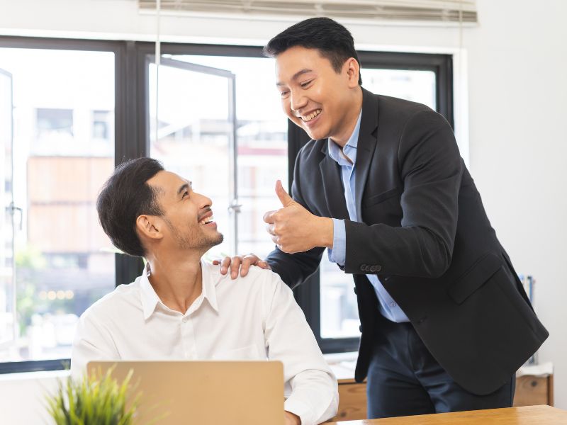 Mơ thấy bị đồng nghiệp hãm hại