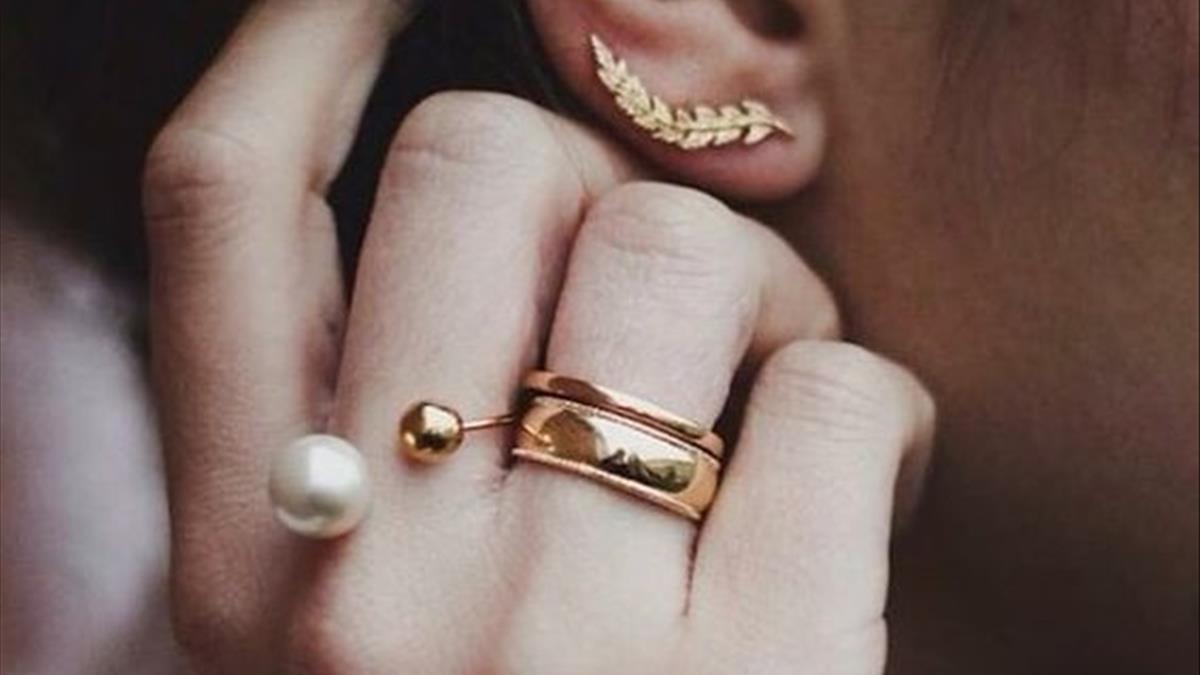 mơ thấy mình đeo rất nhiều nhẫn vàng