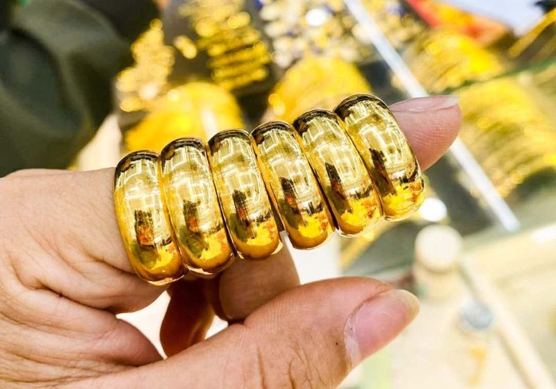 nằm mơ thấy dây chuyền vàng