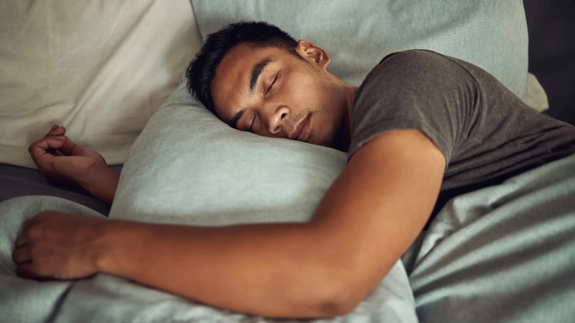 Cân nhắc đi chùa trong đời thực để tìm lại sự bình yên.