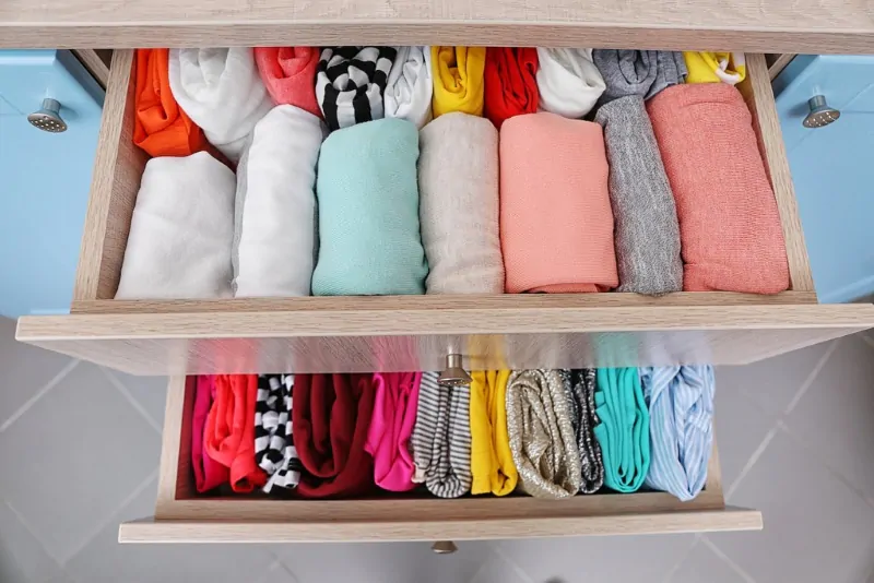 Cách gấp đồ lót và tất gọn gàng