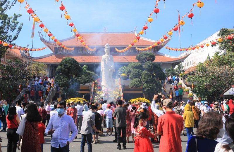 có nên đi chơi mùng 1