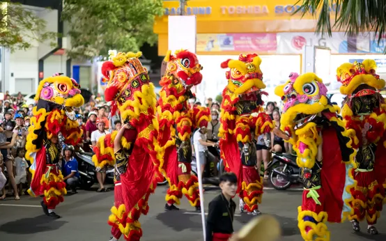 đi lễ chùa ngày mùng 9 tết