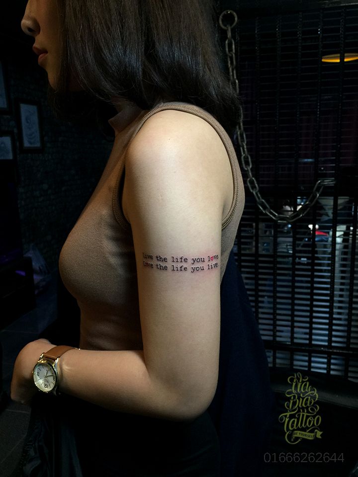 hình xăm bắp tay nữ cá tính
