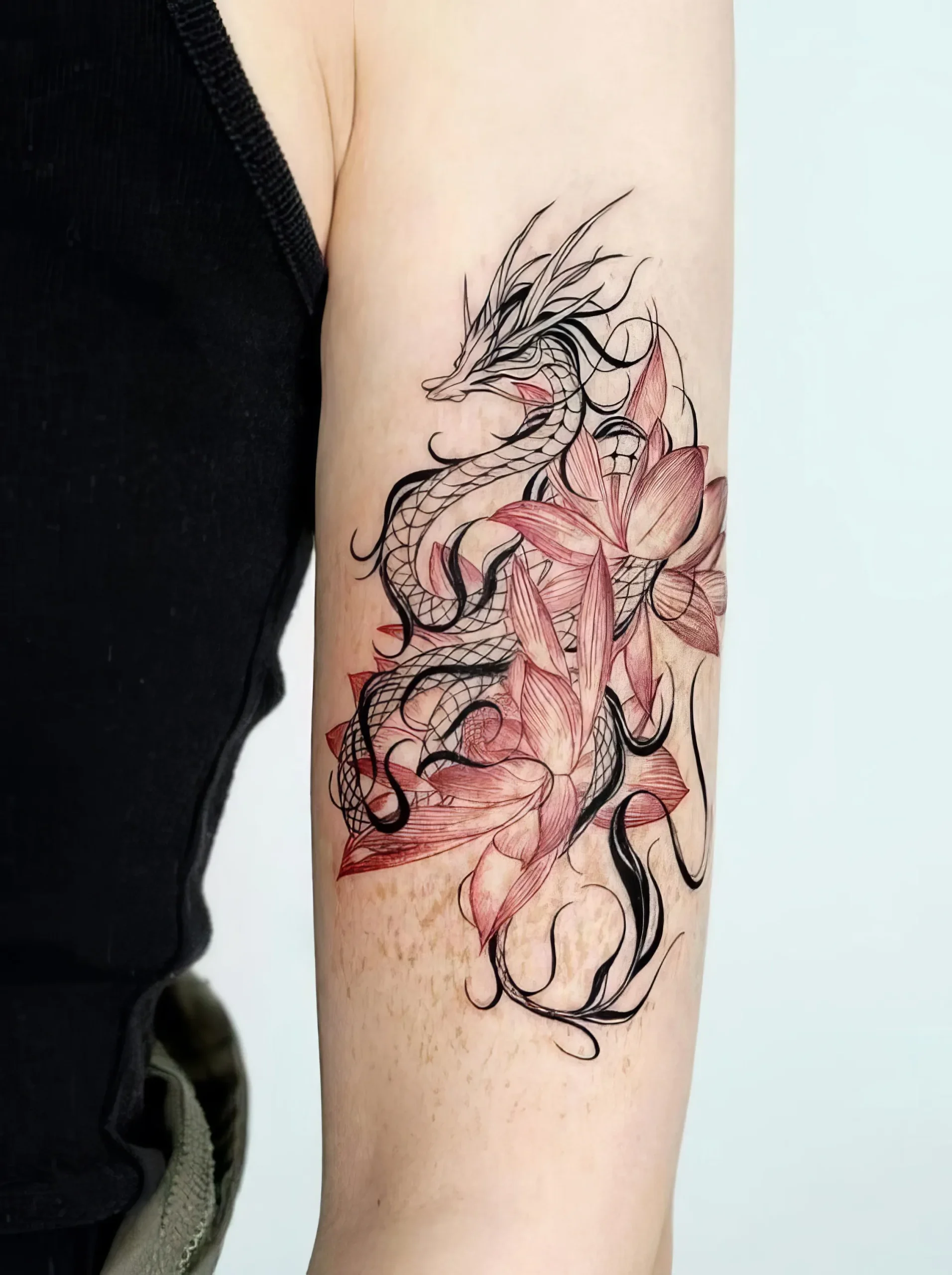 hình xăm cánh tay nữ