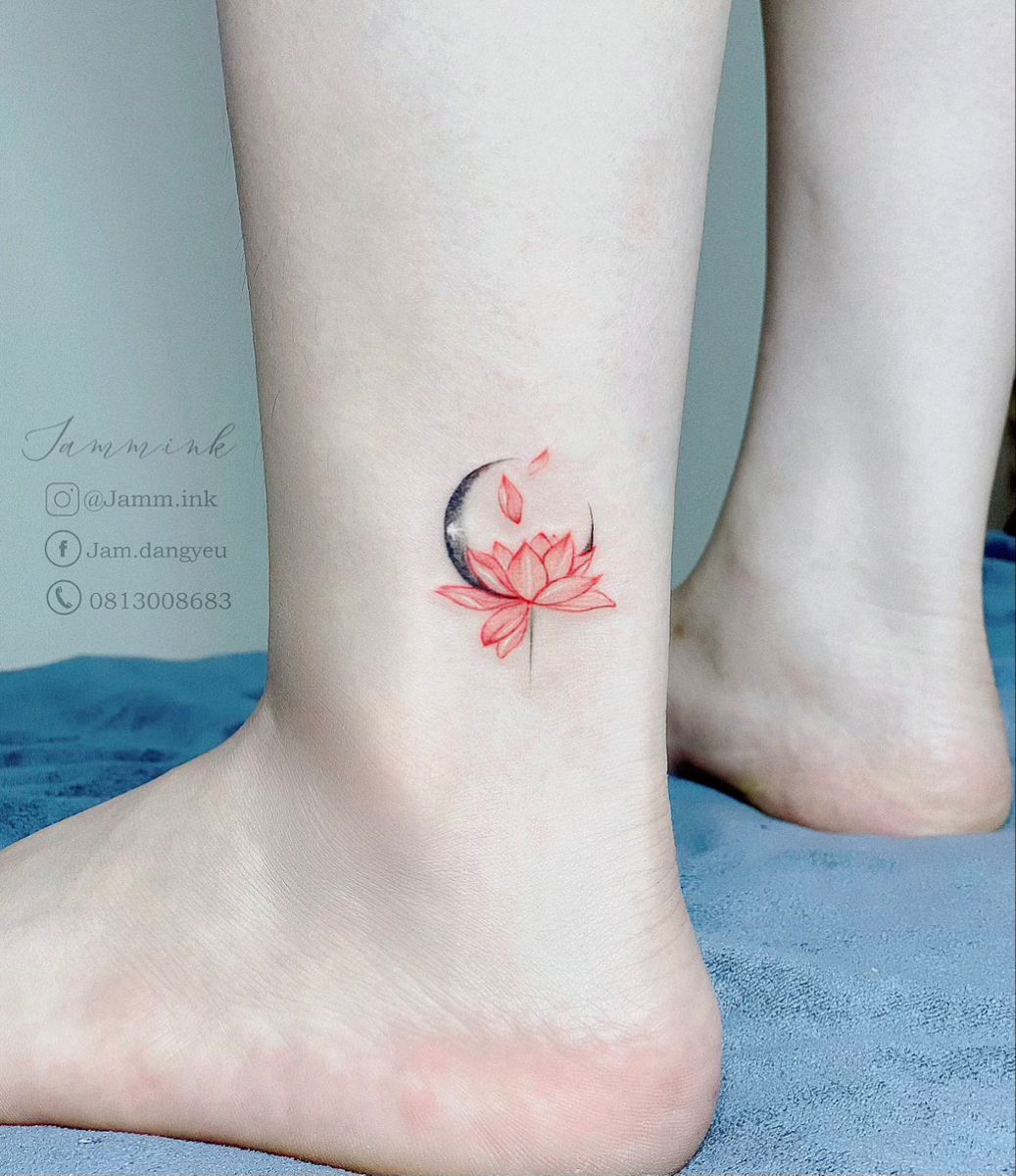 hình xăm chân nữ cá tính