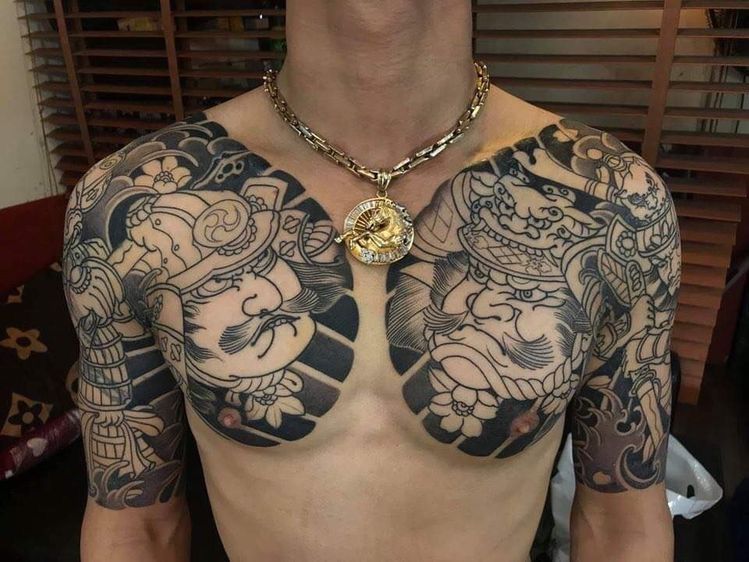 hình xăm full ngực nữ