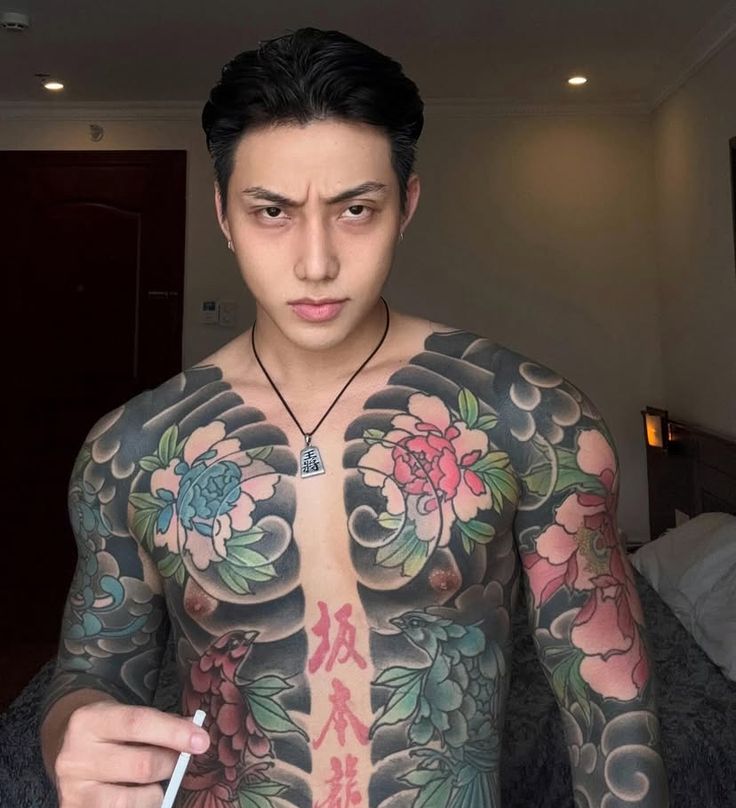 hình xăm full ngực nữ