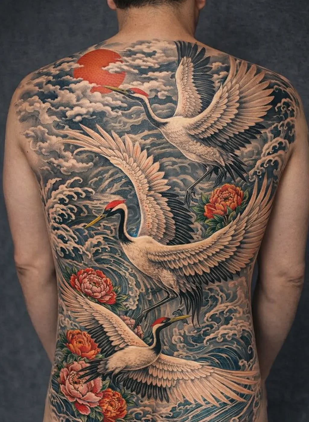thợ xăm hình hạc