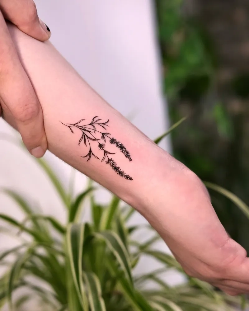 hình xăm mini ở ngón tay