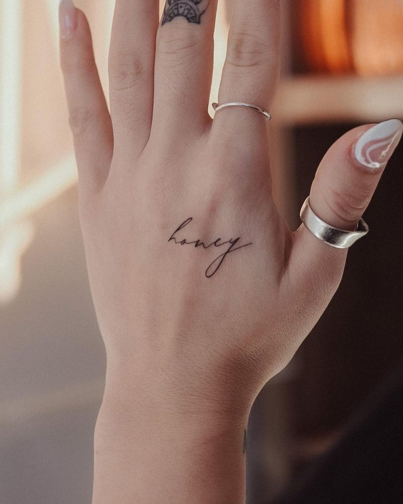 hình xăm mini cho nữ ở tay