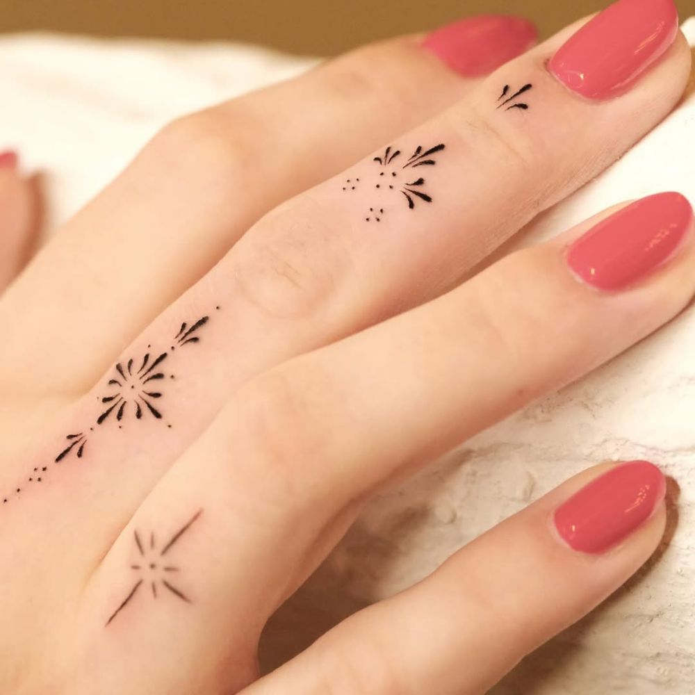 hình xăm mini ở tay cho nữ