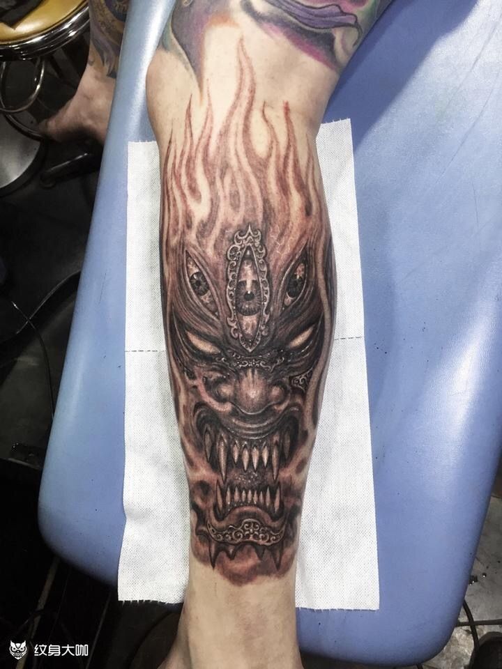 hình xăm quỷ ráp tay