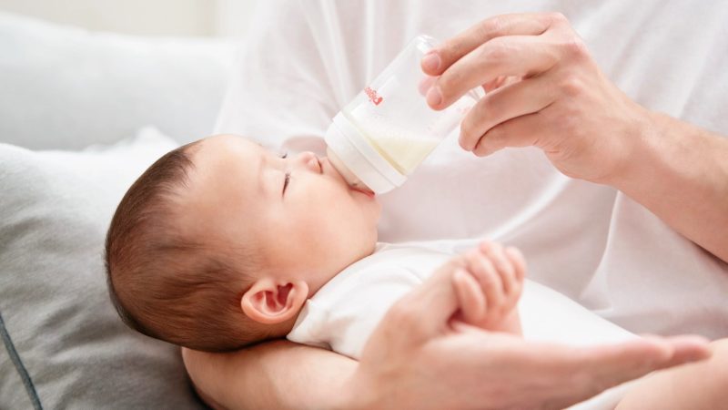 nằm mơ cho con bú và con số may mắn